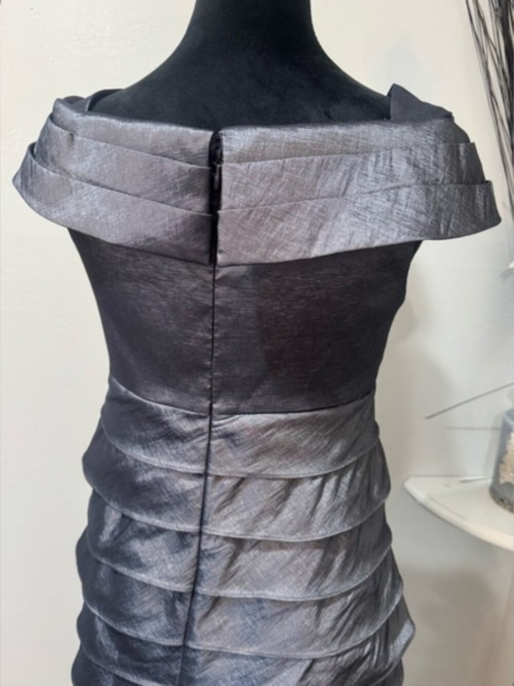 Jessica Howard Evenings Silver Tiered Cocktail Dress Rhinestone Size 6 - Picture 5 of 10